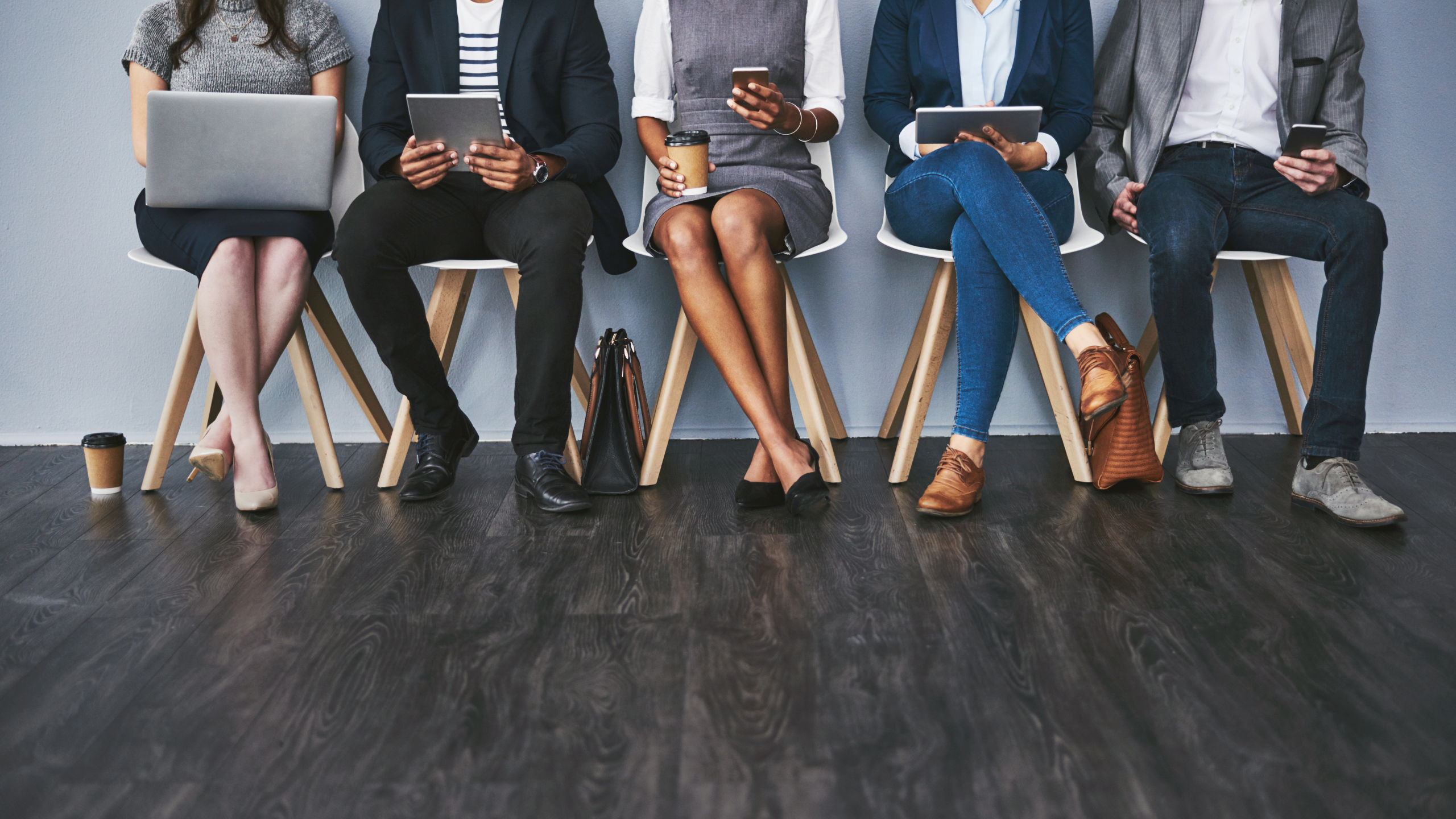 現代の採用市場の課題と対応策