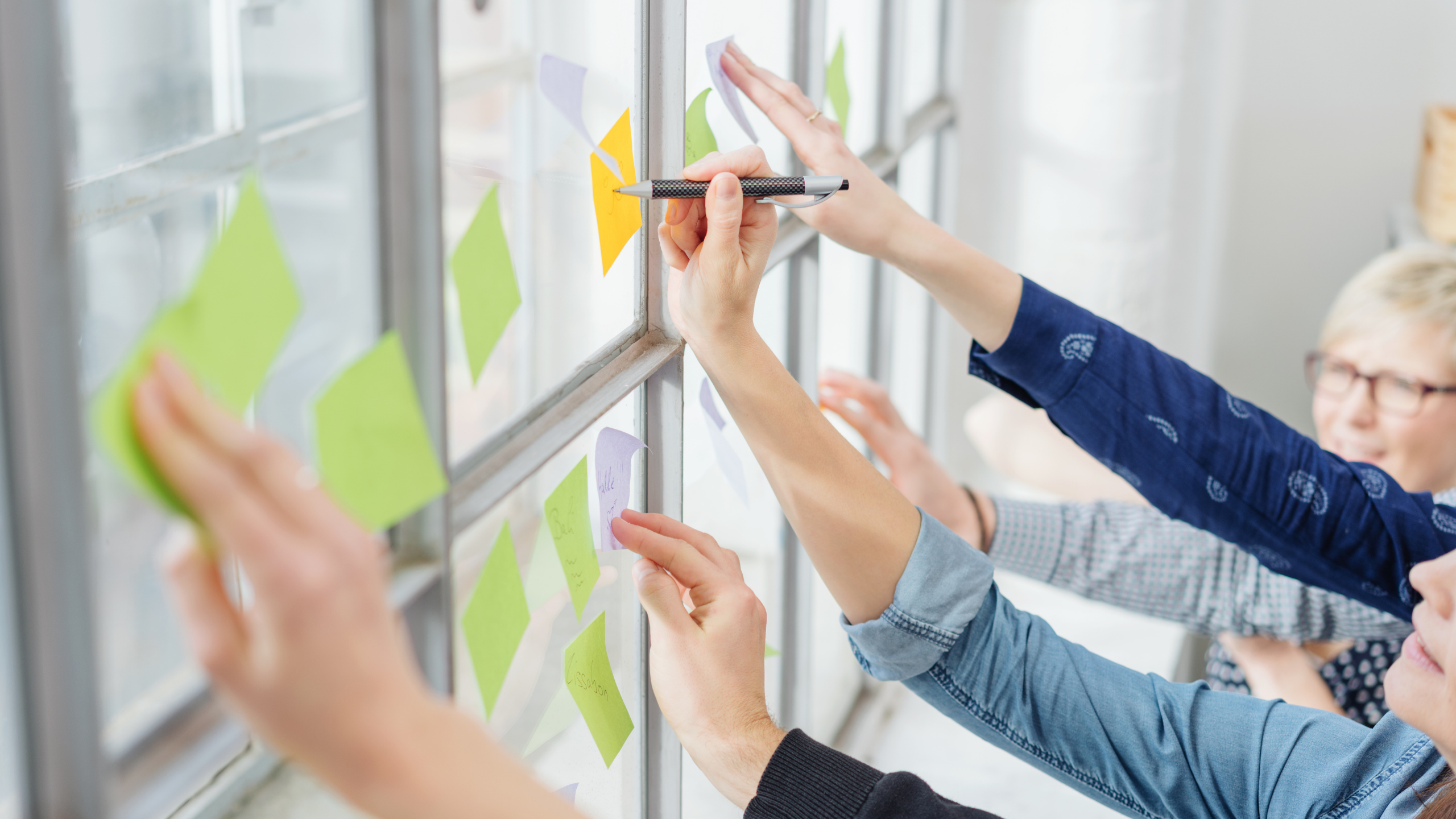 「指示待ち社員」の改善事例とその効果